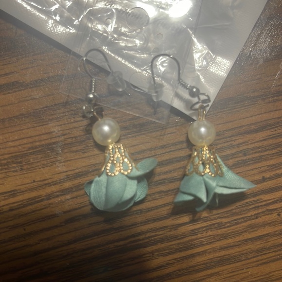Hand made earrings - Picture 1 of 1